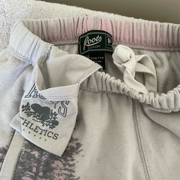 Comfy Roots Sweats - Picture 6 of 7